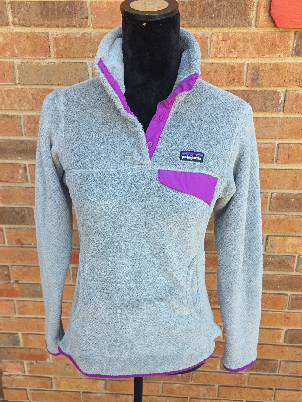 Patagonia Heather Gray Sweater with Purple Accents Size XS